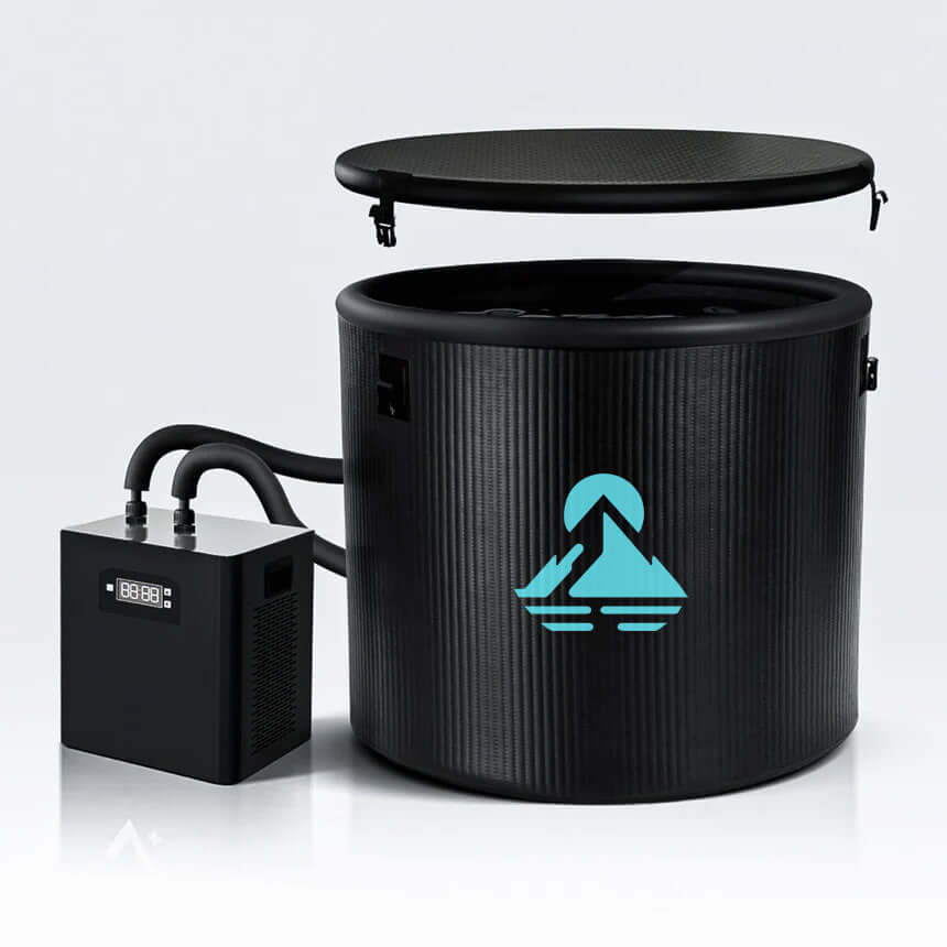 FJELLBAD DELUXE black hot tub with cover and control unit, featuring mountain logo.